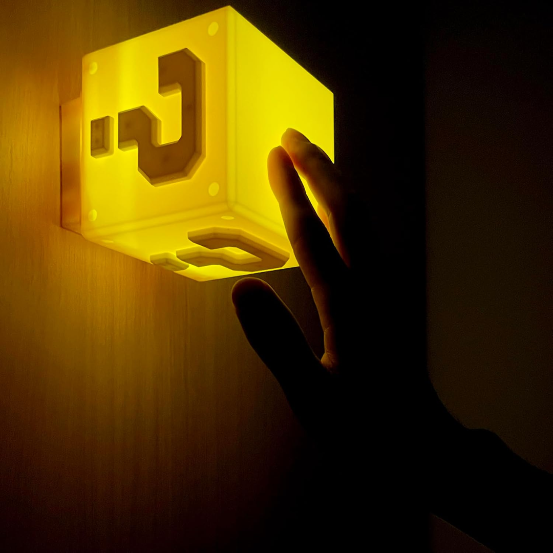Level Up Cube - Lámpara Gamer Retro con Sonido
